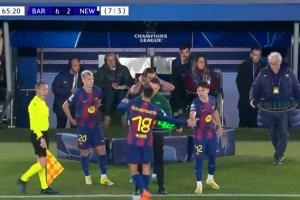 巴萨连换三人：奥尔莫、费兰、18岁埃斯帕特出场