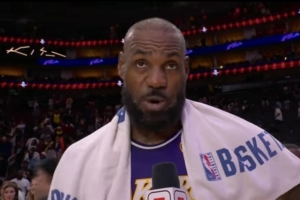 詹姆斯：我们韧性十足 我们都在努力为东契奇里夫斯提供帮助