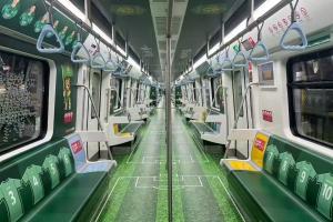 国安元素满满！北京地铁推出国安联名车厢