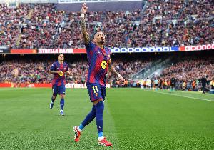 2射2传！拉菲尼亚：没有队友们的付出，我不可能有这样的表现