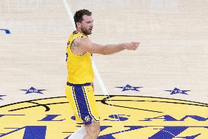 三巨头出战背靠背第二战？东契奇：这体现团队精神 我们同舟共济