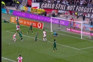 关键先生！阿贾克斯社媒纪念安东尼四年前绝杀费耶诺德