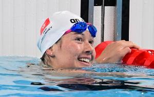 中国游泳公开赛：中国香港选手何诗蓓女子50米自夺金，程玉洁银牌