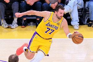 东契奇：我打得很糟糕 全队也不算好 但最后一刻我们击败了对手