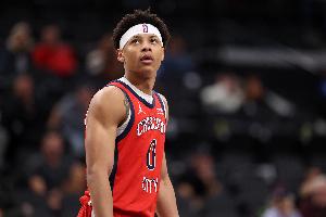 三分命中率37.9%！博雷戈：费尔斯一直在打磨三分 这归功于他自己