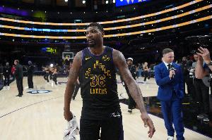 带伤作战！斯玛特3中0仅拿2分1板1助1断 腹股沟伤势加重