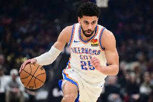 冲突被驱逐！阿杰伊·米切尔半场10中6&三分2中2拿到14分3助