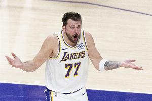 难成功？湖人申诉称裁判吹077技犯前应提前警告 裁判表示已警告过