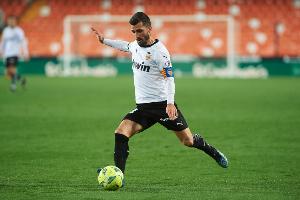 马卡：瓦伦西亚队长加亚头部连续被撞，随后视力模糊送往医院检查