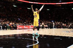 出场数历史第一！詹姆斯：感觉挺棒的 这是坚持付出后的水到渠成