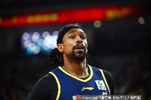 广东遭上海4杀！媒体人：不同比分相同死法 内线高度不够攻强守弱