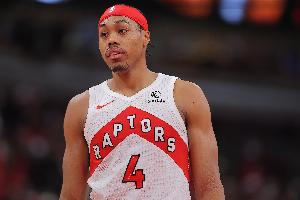 打那么好不让你打！巴恩斯9中8得17分5板6助2断 上半场13分