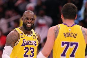 A·史密斯：我不会说湖人能击败马刺雷霆 但他们确实是西部第三好