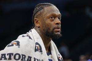 拖后腿！兰德尔14投仅3中拿9分9板 三分4中1