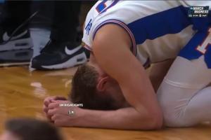 伤心欲绝！卫冕冠军佛罗里达爆冷出局 托马斯·霍抱头跪地无比沮丧