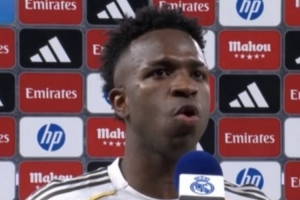 维尼修斯：弗洛伦蒂诺表示希望我梅开二度，今天我做到了