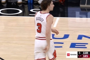 刀刀致命！吉迪与布泽利斯相继命中三分打停火箭