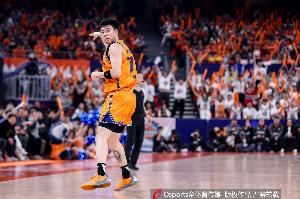 新民体育：上海男篮“复刻”95申花？