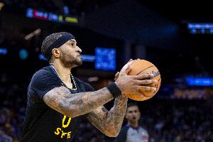 勇士才有的说明书！小佩顿替补8中8&三分1中1 得17分4板3助2断