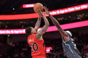 猛龙主帅：富尔茨很从容地带动进攻 对他的表现感到满意