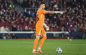 世体：霍安本赛季已扑出9.47个预期进球，拉亚0.88，西蒙仅为0.5