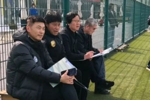 李国旭、张耀坤、徐晖现场指导，携手助力大连队备战东北超