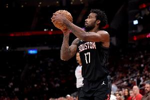 依旧低迷！伊森出场14分钟5中1拿4分 三分2中0