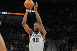 哈里森·巴恩斯：我们很少盯着战绩看 更多是复盘输掉的比赛