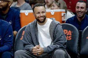 勇士官方：库里昨日并没有进行五对五训练 但其伤情并没有恶化