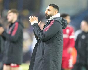 会去吗？记者：沙特方面依然对萨拉赫非常感兴趣