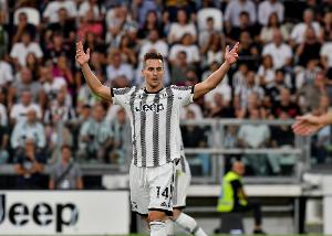 记者：拉齐奥有意求购米利克，若收到报价尤文愿意考虑出售球员