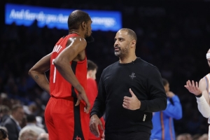 解说：头一回见加时领先13分都输球的队伍 杜兰特最后2罚球怎么了