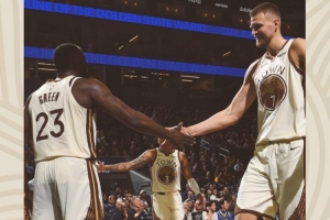 高瘦+矮壮组合！勇士发布赢球海报：封面人物为波津+追梦