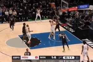 礼尚往来！申京补防大帽戈贝尔 后者镇守篮下回帽申京