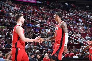 打了72场还没找到传球默契？申京：有时候是判断偏差 非沟通问题